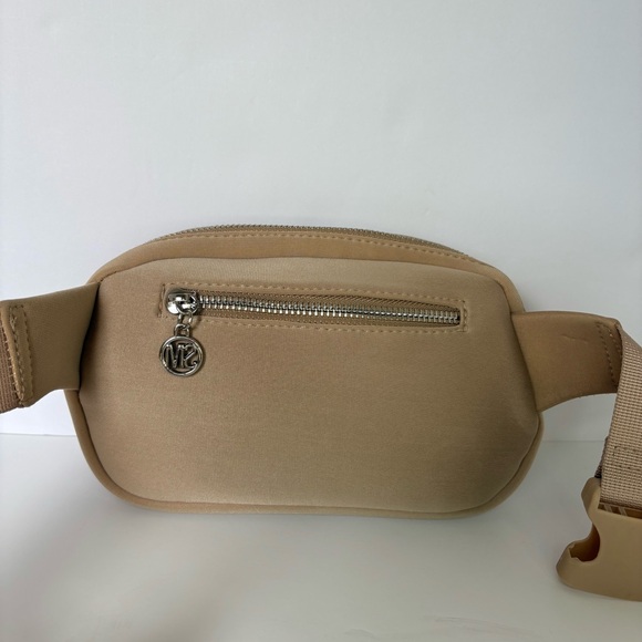 Steve Madden Quilted Belt Bag Beige Crossbody Fanny Pack - Picture 4 of 14